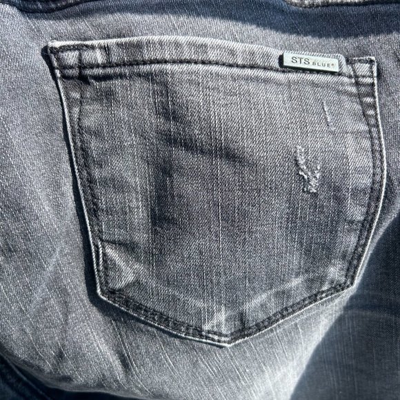 STSBlue Emma Crop 14/32 BLACK/RAWHEM/DISTRESSED - Picture 9 of 10